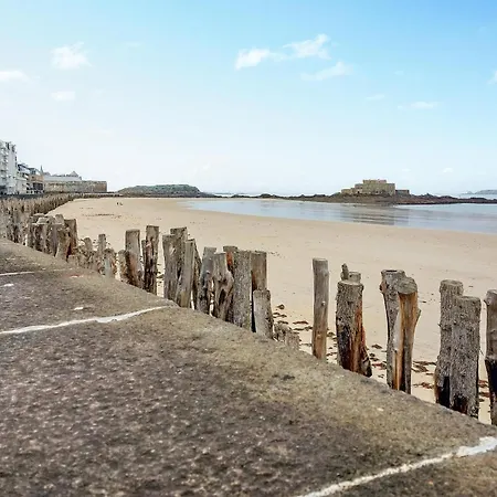 Apartment Beautiful In With Wifi Saint-Malo